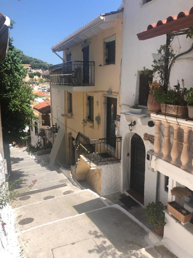 Blaue Welle Haus Apartment Parga Exterior foto