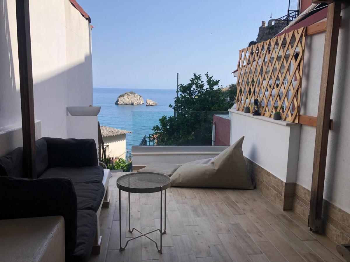 Blaue Welle Haus Apartment Parga Exterior foto